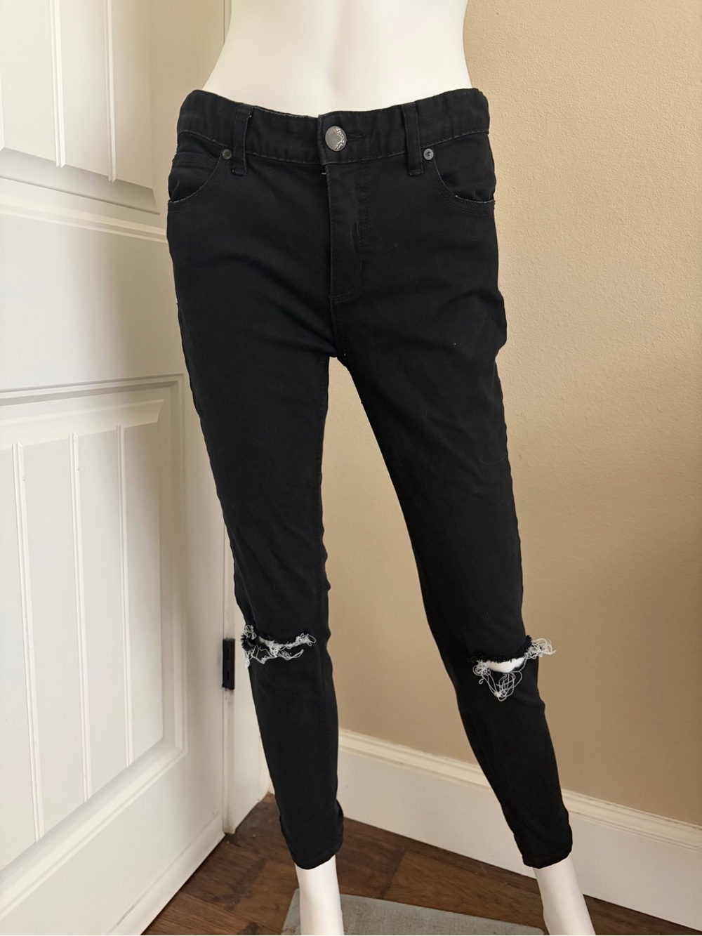 Vintage Y2K Black Distressed Slim Jeans